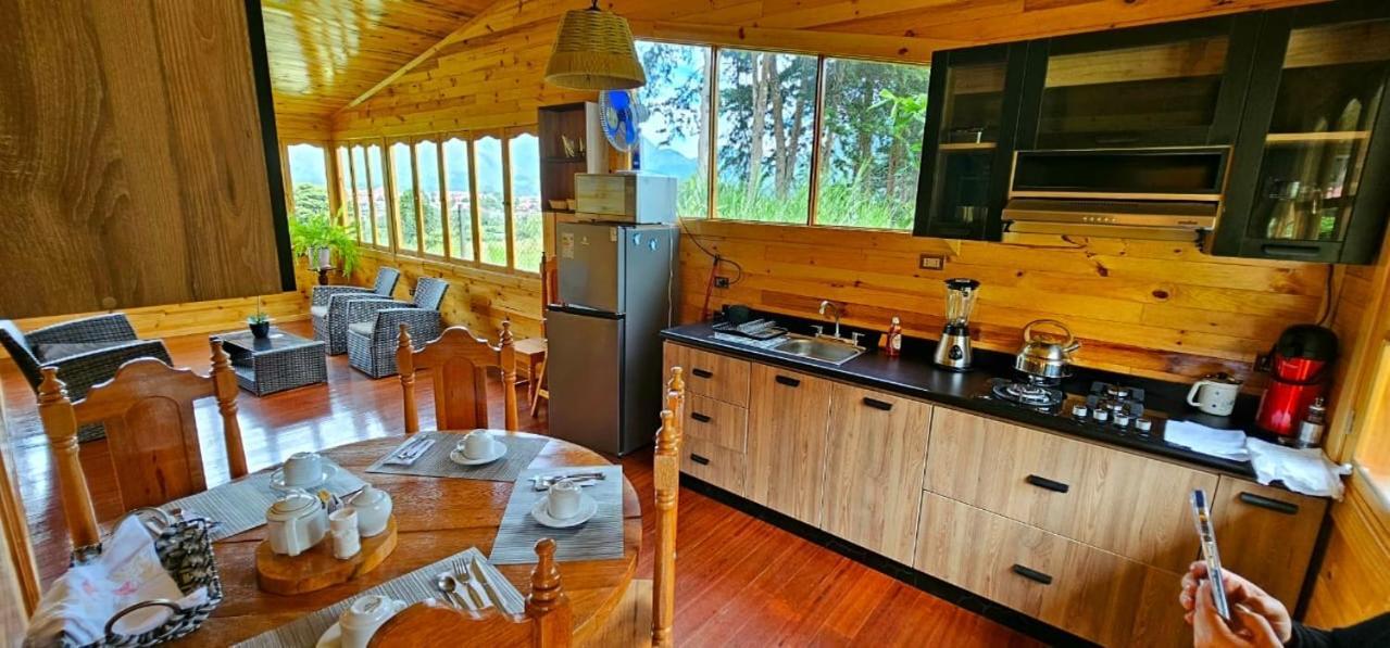 Hassinger Ranch Cabanas Oxapampa Exterior photo